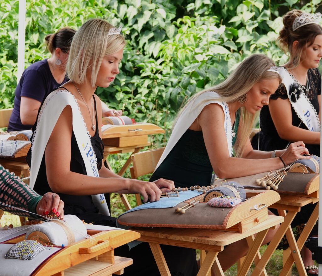 Lace princess participate in fastest lace maker competition.