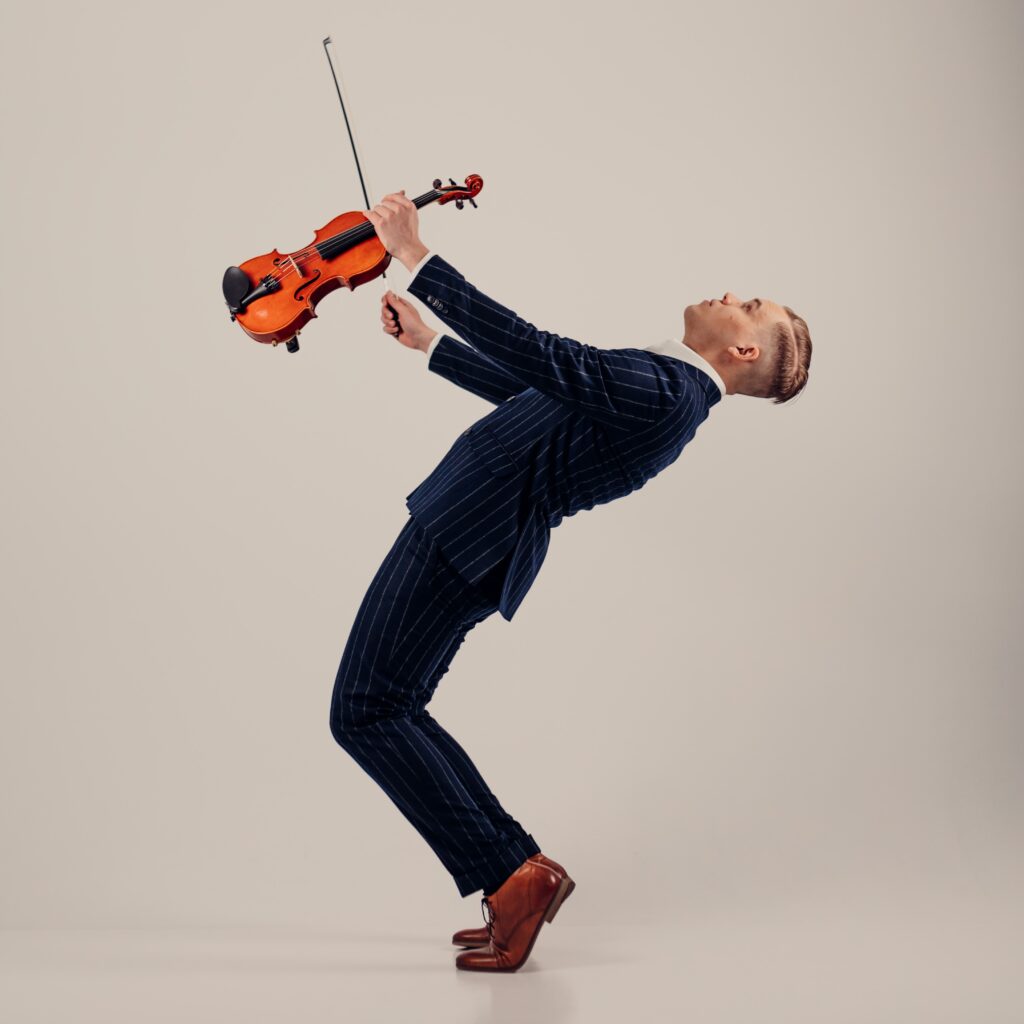 ONE VIOLIN esiintyy Pitsiviikolla.