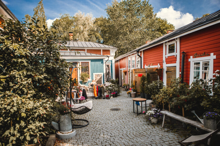 A yardsale in Old Rauma.