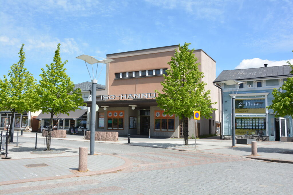 Elokuvateatteri Iso-Hannun sisäänkäynti.