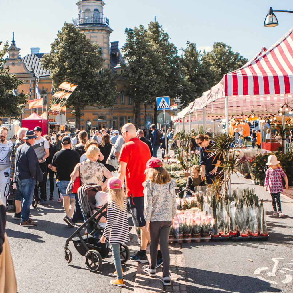 People at the international markets.