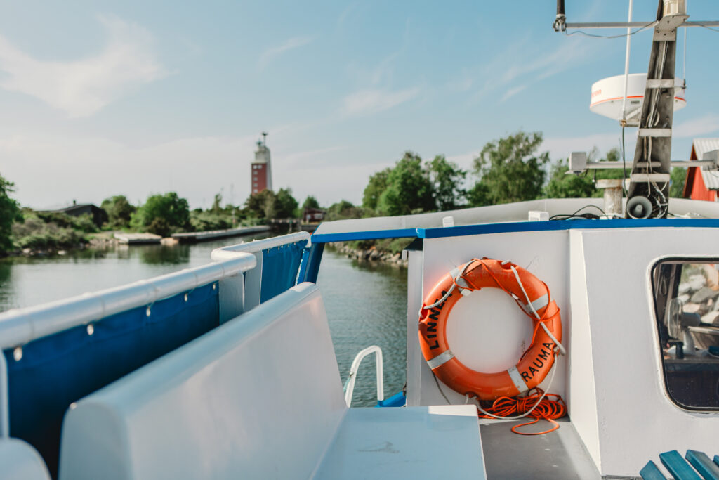 A scheduled boat service at Kylmäpihlaja lighthouse island.