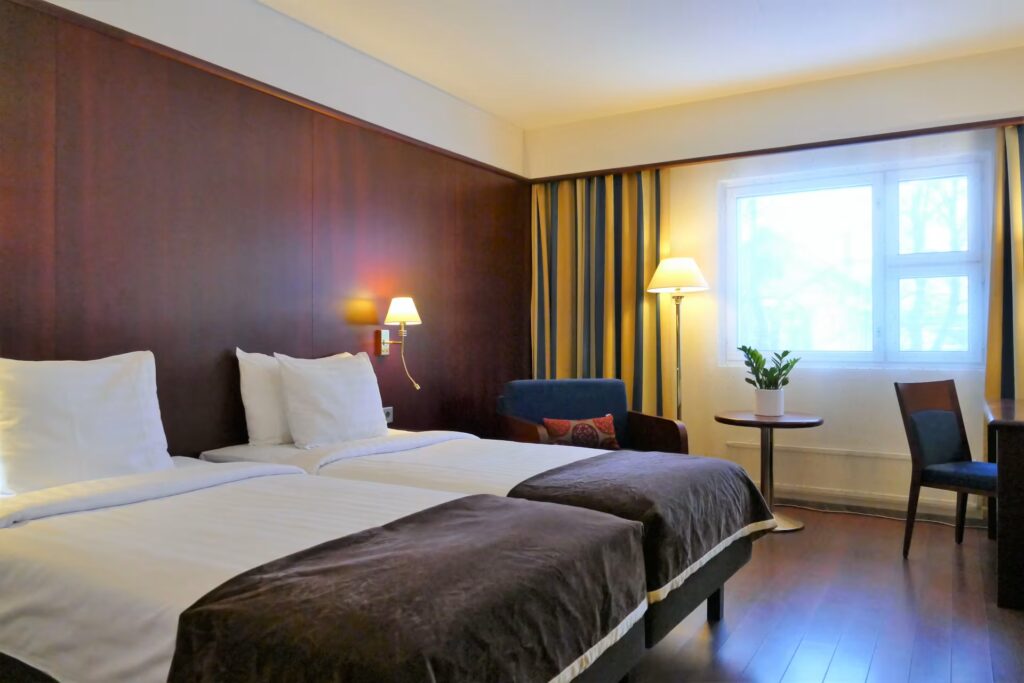 Hotelli Kalliohovin huone.