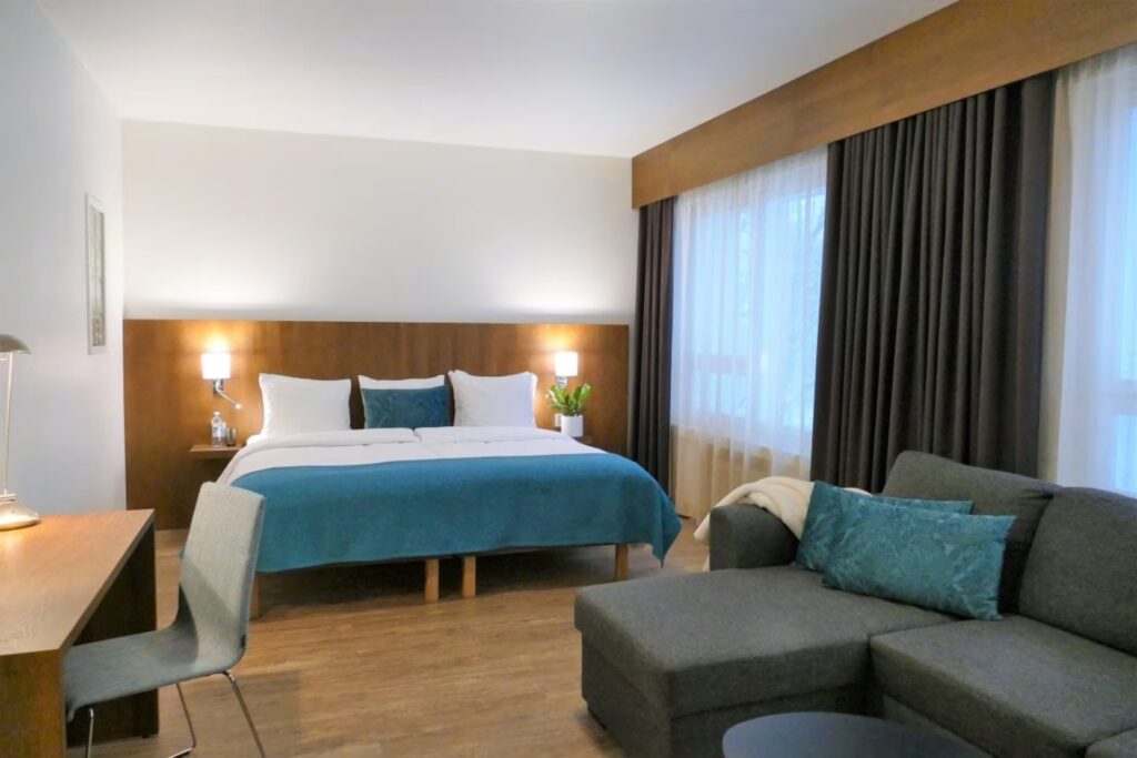 Hotelli Raumanlinnan huone.